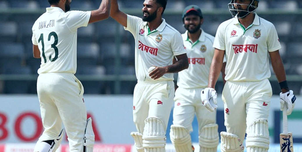 नीलामी का पैडल आधी कहानी कहता है: एशियाई क्रिकेट में डील की असली फाइल कहाँ बनती है नीलामी का पैडल आधी कहानी कहता है: एशियाई क्रिकेट में डील की असली फाइल कहाँ बनती है