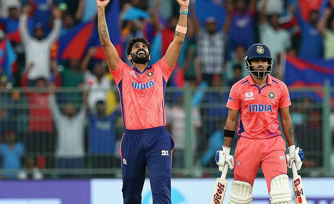 PCB कमेंट्री पैनल और पाकिस्तान में त्रिकोणीय वनडे सीरीज़: कवरेज से पहले बिक रहा है ब्रॉडकास्ट प्रोडक्ट PCB कमेंट्री पैनल और पाकिस्तान में त्रिकोणीय वनडे सीरीज़: कवरेज से पहले बिक रहा है ब्रॉडकास्ट प्रोडक्ट