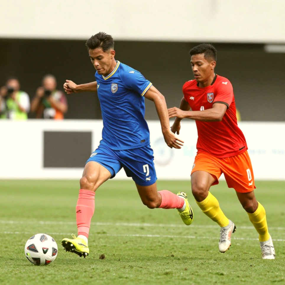 छह तुर्की अधिकारी, एक स्पेनिश मैदान: UEFA का भरोसा स्कोरलाइन में दर्ज नहीं होता छह तुर्की अधिकारी, एक स्पेनिश मैदान: UEFA का भरोसा स्कोरलाइन में दर्ज नहीं होता