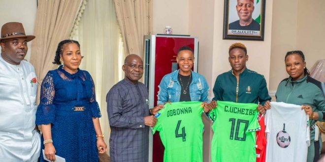 GOV OTTI HOSTS ABIA SUPER FALCON PLAYERS, RE-APPOINTS UGONNA PHILIP HEAD OF ABIA ANGELS
