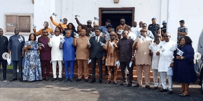 “Political Earthquake in Rivers State: 27 Lawmakers Defect from PDP to APC Amidst Party Division”